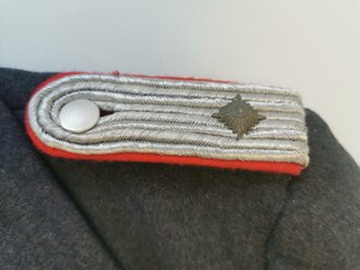 Luftwaffe, Mantel für einen Leutnant der Flak. Guter Zustand, mit Etikett der "Verkaufsabteilung der Luftwaffe"