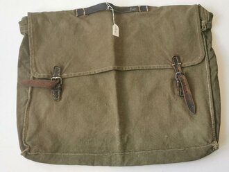 Kleidersack 31 Wehrmacht, getragen, die Lederriemen zum Teil defekt