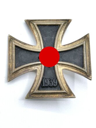 Eisernes Kreuz 1.Klasse 1939, Hersteller L/13 auf der Nadel für Paul Meybauer , magnetisches Stück, schwärzung des HK 100%, Stift zut Befestigung der Nadel alt ergänzt