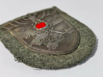 Krimschild 1941/42 auf Heeresstoff, nicht magnetisches Stück
