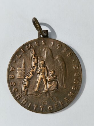 Westwall,  tragbare Medaille der Firma Grün  und...