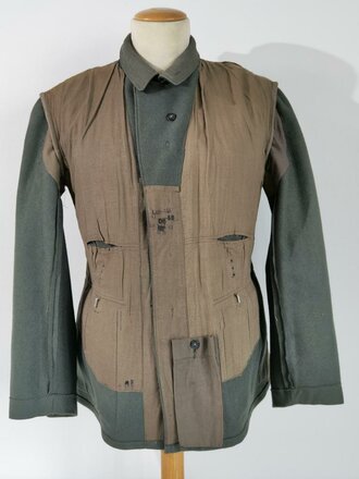 Heer, Feldbluse Modell 1936 für Mannschaften der Infanterie, die Effekten original vernäht. Kammerstück in sehr gutem Zustand