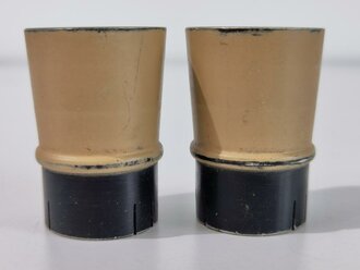 Paar Schutzrohre für Ausblicke zum Entfernungsmesser 36, original sandfarben lackiert, sehr guter Zustand
