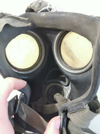 Gasmaske Wehrmacht, schwarze Gummiausführung, datiert 1942