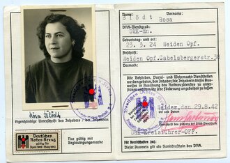 Papiernachlass einer Angehörigen des Rot-Kreuz, Reichsarbeitsdienst und Straßenbahnschaffnerin die 1944 einen Sonderlehrgang für Frontbuchhändlerinnen absolviert hat.
