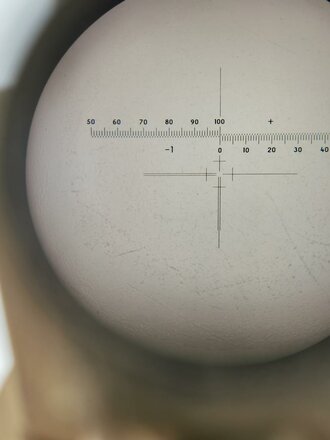 Kollimator K.12m, Hersteller beh. Originallack, oben einwandfreie Durchsicht. Im Transportkasten, dieser wohl überlackiert