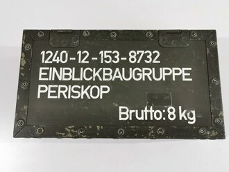 Bundeswehr Einblickbaugruppe Periskop "Periskop Peri Z11, Winkelspiegel" im Transportkasten, dieser datiert 1984. Klare Durchsicht. Versand nur innerhalb Deutschland