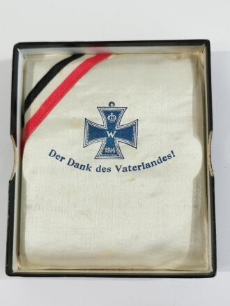 Eisernes Kreuz 2. Klasse 1914 im Präsentationsetui. Das Etui mit minimalen Gebrauchspuren, das Eiserne Kreuz mit Hersteller " S-W" im Bandring