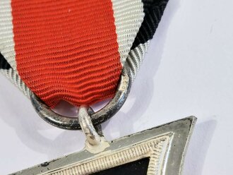 Eisernes Kreuz 2. Klasse 1939 am Band, Hersteller "100" für Wächter Lange Mittweida, ungetragenes Stück