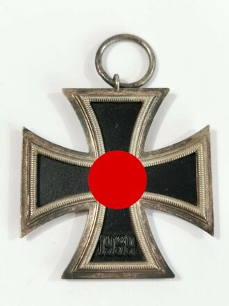Eisernes Kreuz 2. Klasse 1939 , Hersteller 65 für Klein & Quenzer im Bandring, schwärzung des Hakenkreuz 100%. Dazu die Tüte und das Band