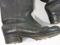 Paar Stiefel für Mannschaften im Stil des 1. Weltkrieg mit Seitennaht. Alter und Herkunft unbekannt, Sohlenlänge 27cm