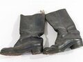 Paar Stiefel für Mannschaften im Stil des 1. Weltkrieg mit Seitennaht. Alter und Herkunft unbekannt, Sohlenlänge 27cm