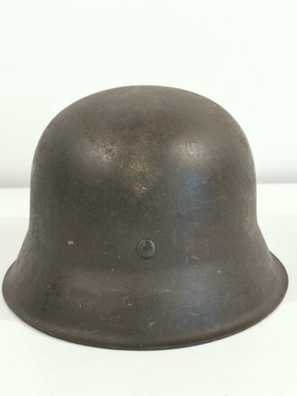 Heer, Stahlhelm Modell 1942. Zusammengehöriges, in allen Teilen originales Stück, ungereinigt