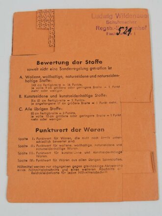 Mitgliedsbuch NSDAP sowie diverse Ausweise einer Frau aus Regensburg. Mitgliedsbuch komplett geklebt bis 1943, aufgenommen in die NSDAP am 1.Mai 1935