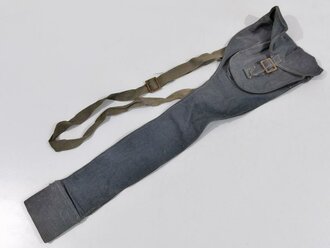 Tasche für die Gaswarnfähnchen der Wehrmacht, seltene Variante aus blauem Material, in sehr gutem Zustand