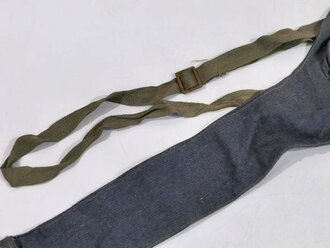 Tasche für die Gaswarnfähnchen der Wehrmacht, seltene Variante aus blauem Material, in sehr gutem Zustand