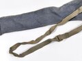 Tasche für die Gaswarnfähnchen der Wehrmacht, seltene Variante aus blauem Material, in sehr gutem Zustand