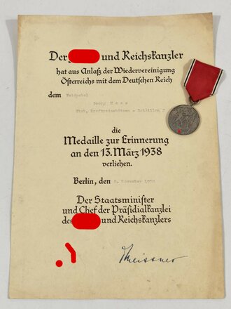 Medaille zur Erinnerung an den 13.März 1938 mit Verleihungsurkunde für einen Feldwebel im Kradschützen Bataillon 2