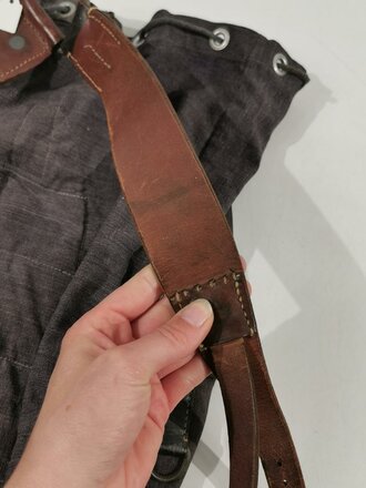 Luftwaffe, Rucksack datiert 1942, getragenes Stück