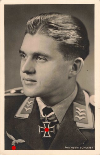 Hoffmann Fotopostkarte Ritterkreuzträger Feldwebel Schuster 