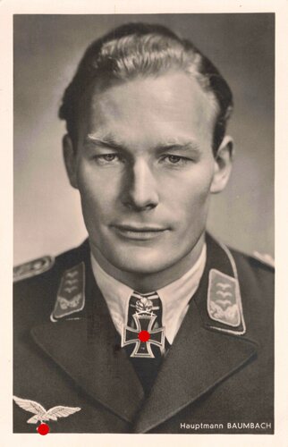 Hoffmann Fotopostkarte Ritterkreuzträger mit Eichenlaub und Schwertern Hauptmann Baumbach