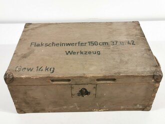 Transportkasten "Flakscheinwerfer 37 u.42 Werkzeug" Originallack, mit den seltenen Unterteilungen