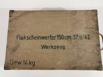 Transportkasten "Flakscheinwerfer 37 u.42 Werkzeug" Originallack, mit den seltenen Unterteilungen