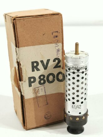 Röhre RV2 P800 der Wehrmacht. Original verpacktes Stück, Funktion  nicht geprüft