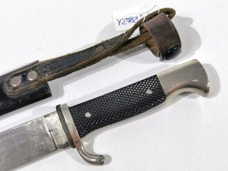 Hitler Jugend Fahrtenmesser , kein Hersteller  sichtbar, Klinge verkratzt, Emblem wackelt, Scheide Originallack, Ledergehänge defekt