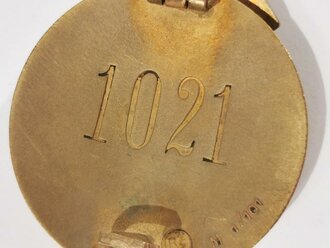 HJ Führersportabzeichen, Buntmetall, Hersteller "RZM M1/101" für Gustav Brehmer, Verleihungsnummer 1021