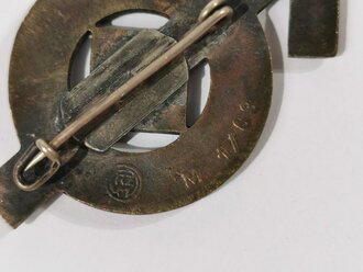 HJ Leistungsabzeichen in bronze,  Buntmetall bronziert, M1/63, Verleihungsnummer 167513