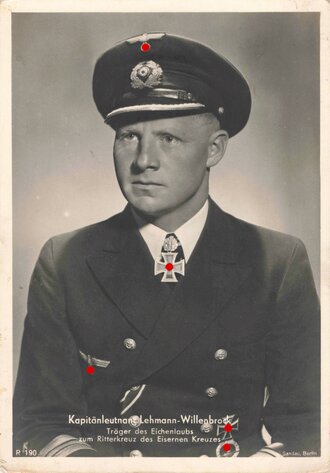 Fotopostkarte Ritterkreuzträger mit Eichenlaub Kapitänleutnant Lehmann-Willenbrock, Verlag Berlin SW68 