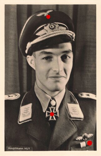Hoffmann Fotopostkarte Ritterkreuzträger mit Eichenlaub Hauptmann Huy 