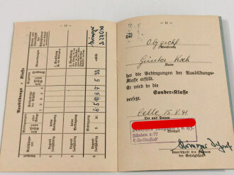 Umfangreicher Nachlass eines Hitlerjungen, zuletzt als Jungstammführer im Bann 77 Celle im Dienst.  In diesem Umfang sehr seltene Gruppe