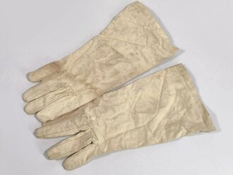 Luftwaffe, Paar leichte Handschuhe rohweiss mit Reichsbetriebsnummer , datiert 1943