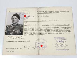 Ausweis für eine Beamtin der Obdachlosenpolizei Franfurt/Main , ausgestellt 1943