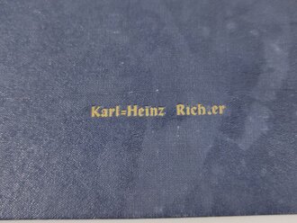 Marinesanitätscrew 1937, Erinnerungsalbum "vom Eintritt in die Kriegsmarine bis zum Staatsexamen 1942" Einband leicht fleckig und abgegriffen, sonst gut