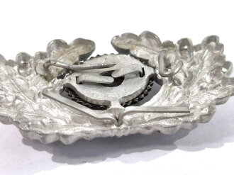 Mützeneichenlaub mit Kokarde für eine Schirmmütze des Heeres aus Aluminium