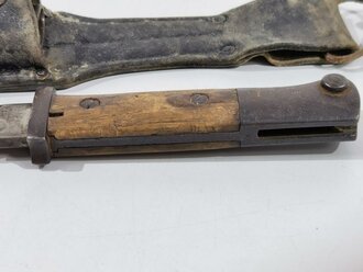 1.Weltkrieg, Seitengewehr Modell 1884/98 mit Sägerücken, Hersteller  Erfurt, preussische Abnahme von 1915. Im Koppelschih, ungereinigtes Stück