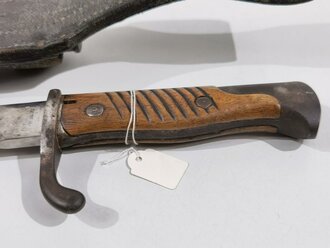 1.Weltkrieg, Seitengewehr Modell 1898/05 , Hersteller  Fichtel & Sachs, bayerische Abnahme von 1915. Im Koppelschih, ungereinigtes Stück