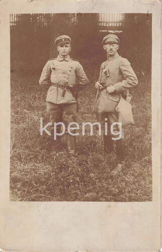 1.Weltkrieg, Foto eines feldgrauen Ulanen mit Grabendolch