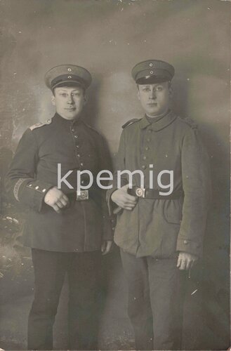 Kaiserreich, Foto eines Soldaten mit Ärmelband...