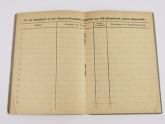NSFK Flugmodell Dienstbuch eines Angehöriges des Deutschen Jungvolk aus Frankfurt/Main. Dazu eine Bescheinigung von 1944