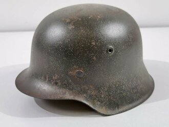 Heer, Stahlhelm Modell 1942. In allen Teilen originales und zusammengehöriges Stück