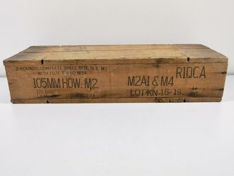 U.S. 1944 dated wood box " 2 rounds complete shell with fuze 105mm HOW. M2"