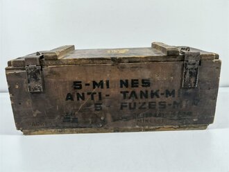 U.S. 1943 dated wood box