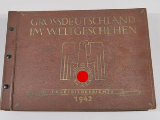 "Grossdeutschland im Weltgeschehen - Tagesbildberichte 1942"  mit 320 einmontierte Fotos in Postkartengröße von Heinrich Hoffmann