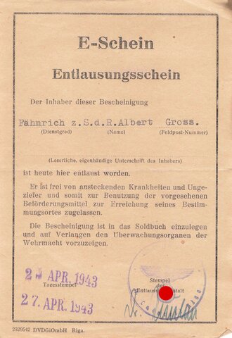 Kriegsmarine, 2 Verleihungsurkunden eines zuletzt Leutnant ( W ) der Reserve, Die Urkunde zum EKII mit eigenhändiger Unterschrift Ritterkreuzträger  Ernst Lucht