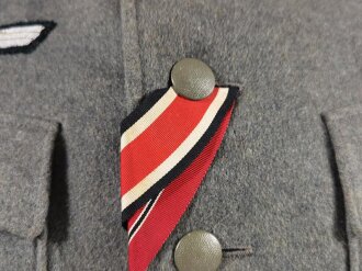 Heer , Viertaschenrock für einen Leutnant im Infanterie Regiment 80. Leicht getragenes Stück in sehr gutem Zustand, die Effekten vemutlich neuzeitlich von Hand vernäht