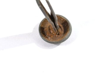 Feldgrau lackierter Splint für eine Pickelhaube, Durchmesser Kopf 10,2mm